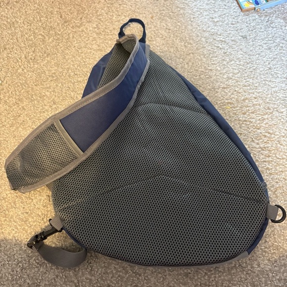 Disney Cruise Line Castaway Club Single Sling Shoulder Bag Blue/Gray Embroidered - Picture 2 of 5